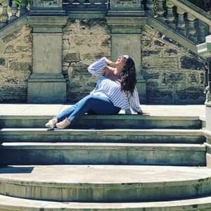 Meet your Posher, Raquel